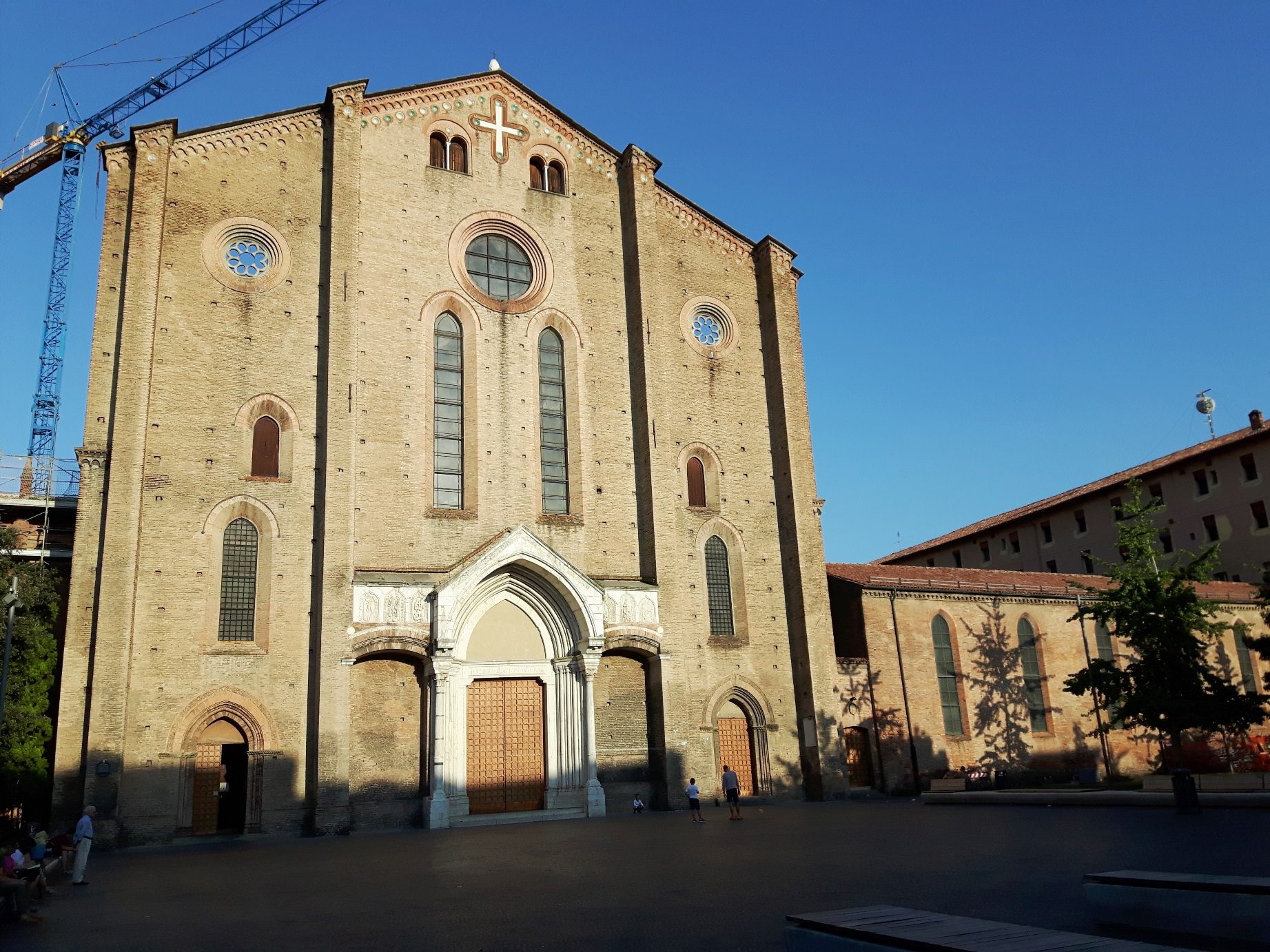 Basilica%20di%20San%20Francesco%2C%20Bologna%20-%2001.jpg